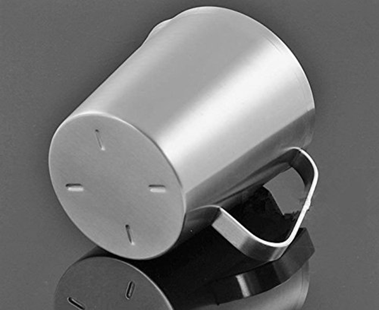 FDA品質2L大カスタム強いステンレス絶妙な技量の技量の鋼鉄ミルクの泡立つ水差し測定カップ