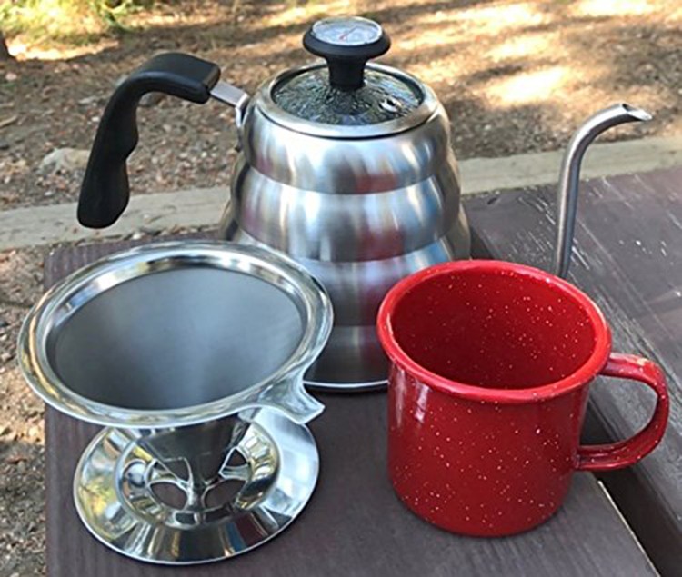 再利用可能なコーヒーフィルターの詰め替えコーヒースタンドの上の食品等級のステンレス鋼のコーヒーの乾いたストレーナー注ぐ